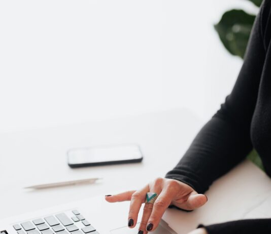 WordPress SEO Eklentileri Karşılaştırması: Hangi Eklenti Daha İyi?