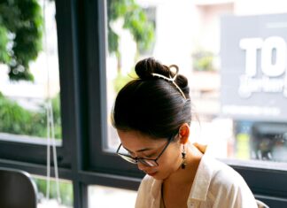Mobil Uyumlu Menü Tasarımları: Kullanıcı Deneyimini Geliştirin